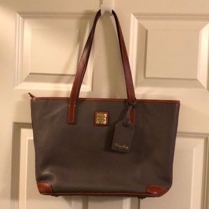 Dooney & Bourke Charleston Shopper🦆
